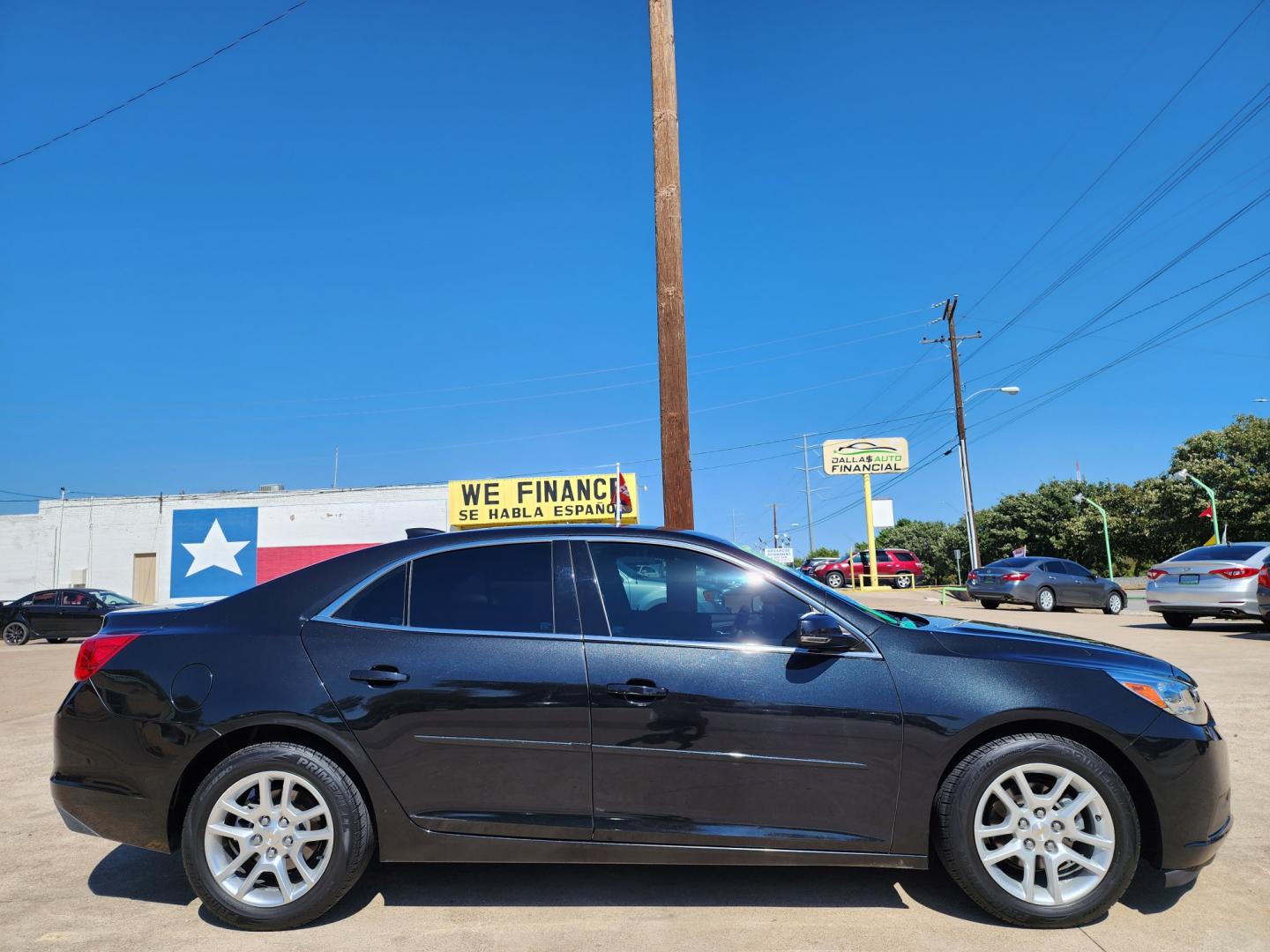 2015 BLACK Chevrolet Malibu LT (1G11C5SL2FF) , AUTO transmission, located at 2660 S.Garland Avenue, Garland, TX, 75041, (469) 298-3118, 32.885551, -96.655602 - Welcome to DallasAutos4Less, one of the Premier BUY HERE PAY HERE Dealers in the North Dallas Area. We specialize in financing to people with NO CREDIT or BAD CREDIT. We need proof of income, proof of residence, and a ID. Come buy your new car from us today!! This is a very well cared for 2015 CH - Photo#2